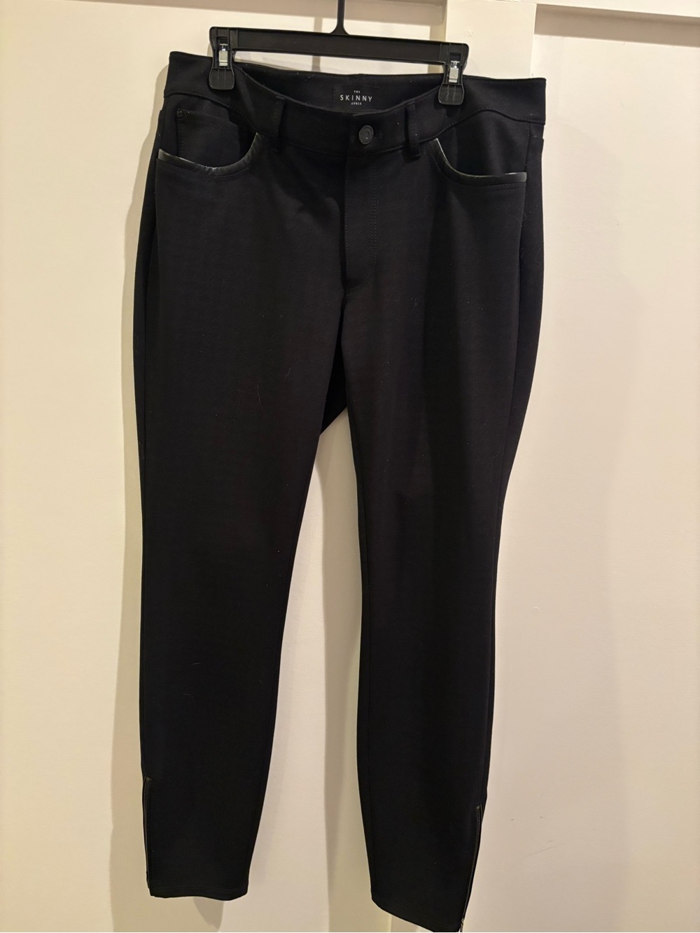 White House Black Market Black Skinny Ponte Pants